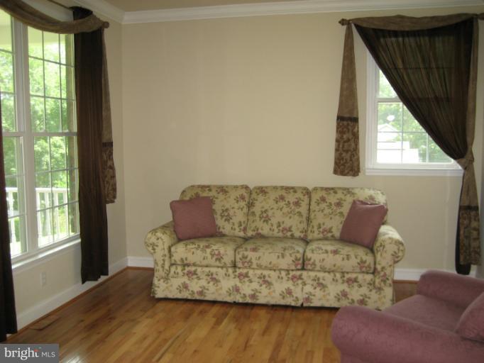 9409 Old Harford Road Baltimore, MD 21234 - Photo 7 of 23 Living Room