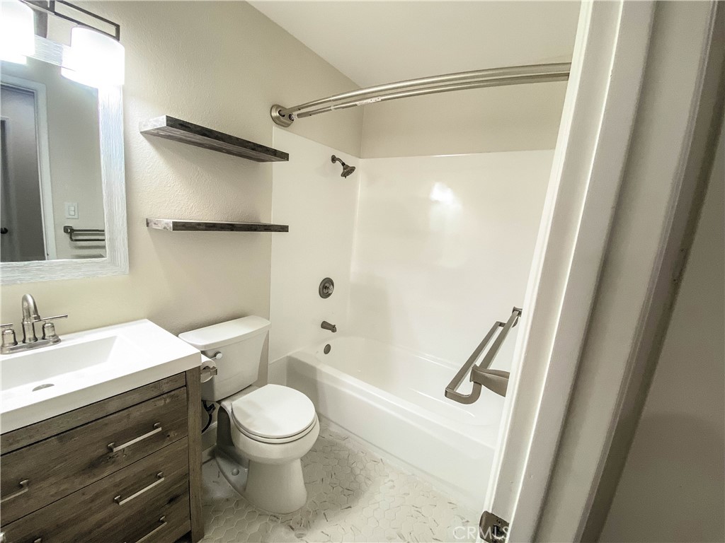 19311 Waterbury Lane Huntington Beach, CA 92646 - Photo 4 of 9