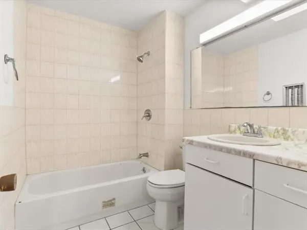 $98,900 | 1161 Lake Avenue, Unit 308, Metairie, LA 70005
