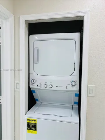 $2,299 | 7250 Northwest 177th Street, Unit 208, Hialeah, FL 33015