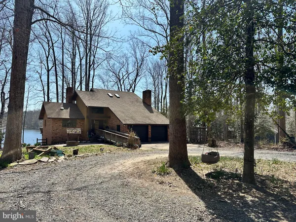 $799,900 | 678 Lake Caroline Drive, Ruther Glen, VA 22546