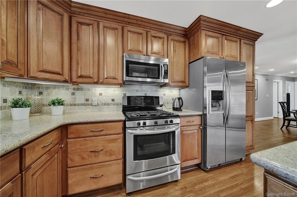 2911 Spring Valley Road Charlotte, NC 28210 - Photo 8 of 31 Gallery Image 8