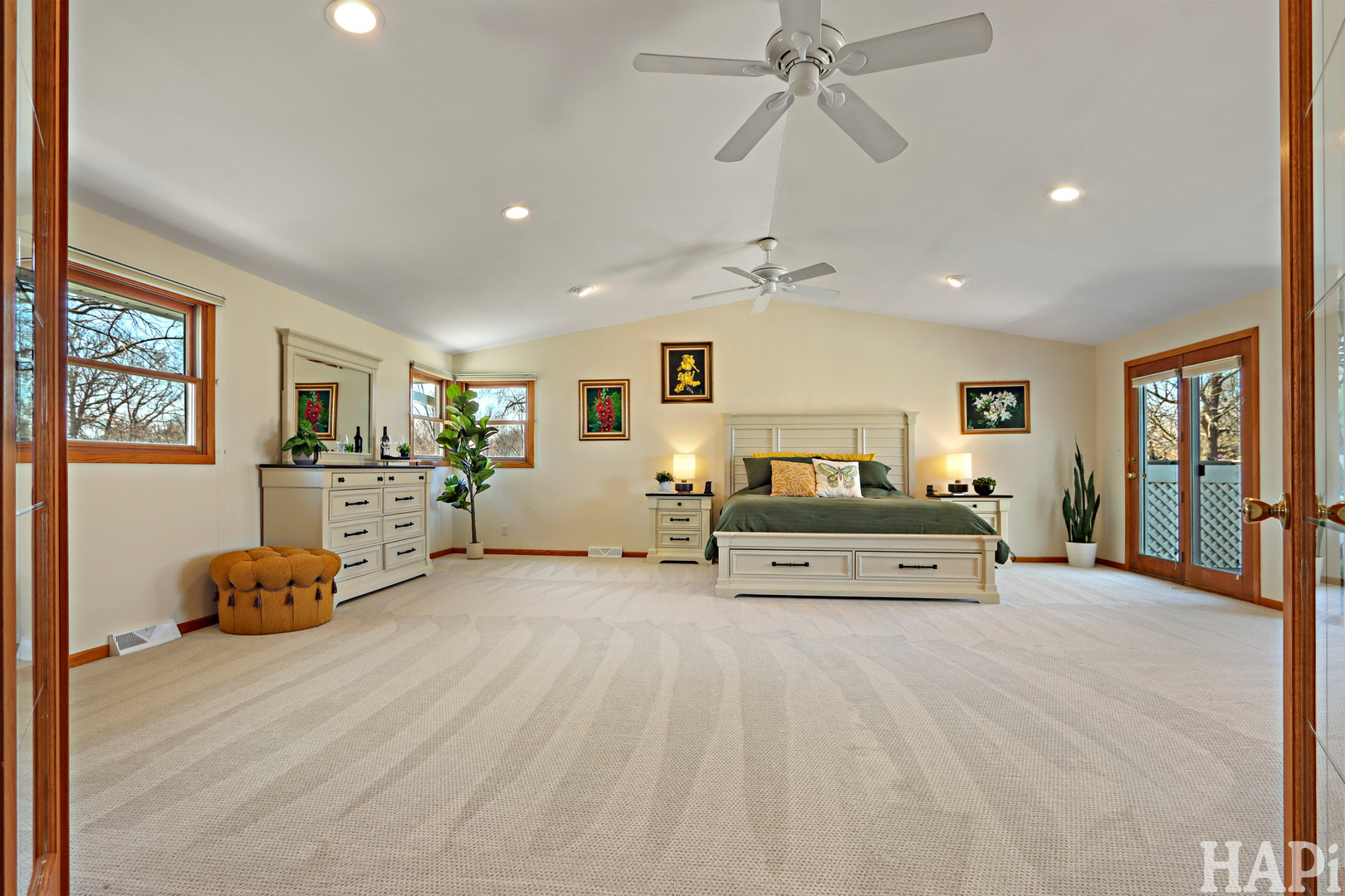 33254 North Cove Road Grayslake, IL 60030 - Photo 20 of 48 a living room with furniture and a flat screen tv