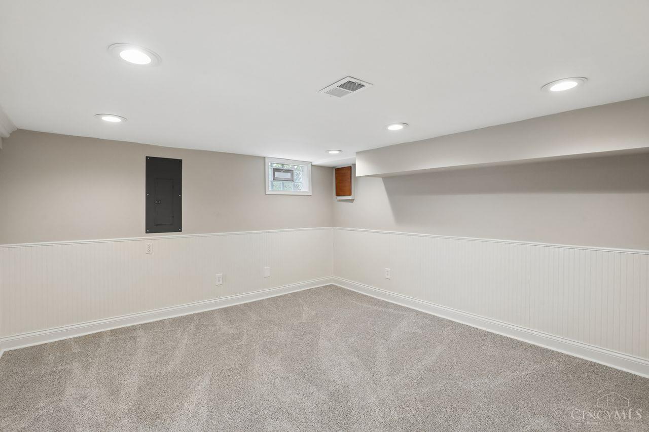 6015 Eleanor Street Cincinnati, OH 45227 - Photo 25 of 36