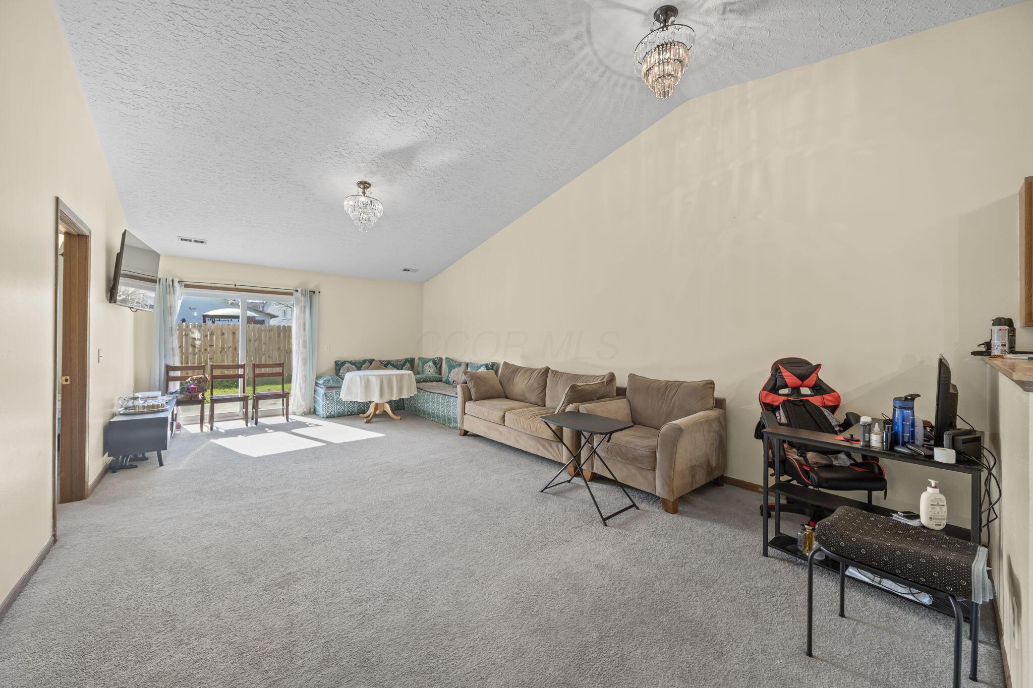 1521 October Ridge Court Columbus, OH 43223 - Photo 19 of 64 19-web-or-mls-DSC09644
