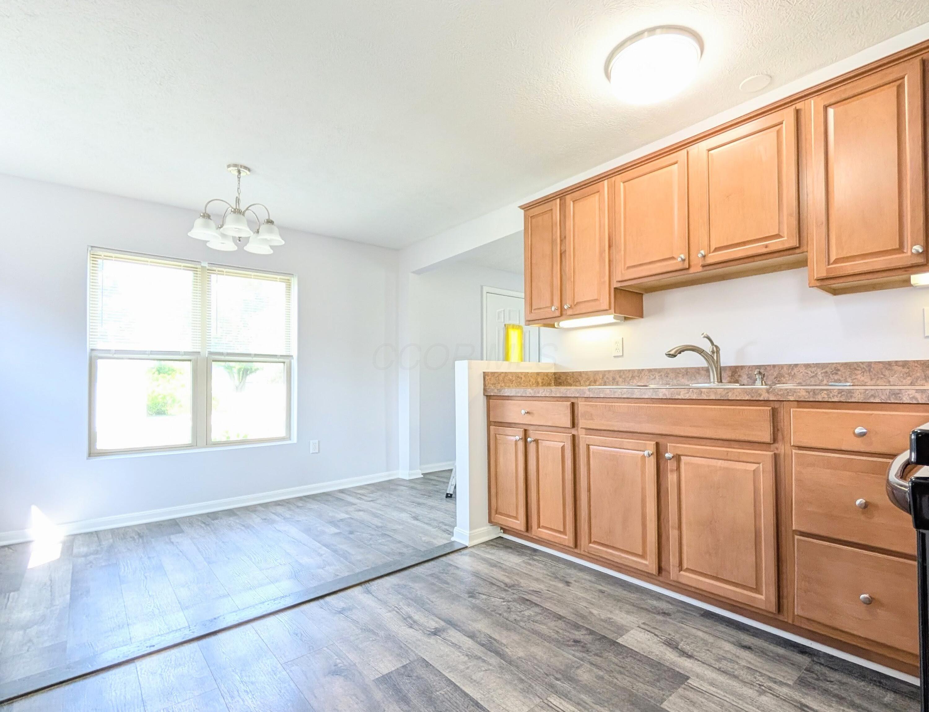 140 Rice Street Johnstown, OH 43031 - Photo 14 of 22 Kitchen