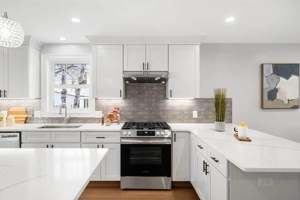 52 Lundberg Street Lowell, MA 01852 - Photo 10 of 42