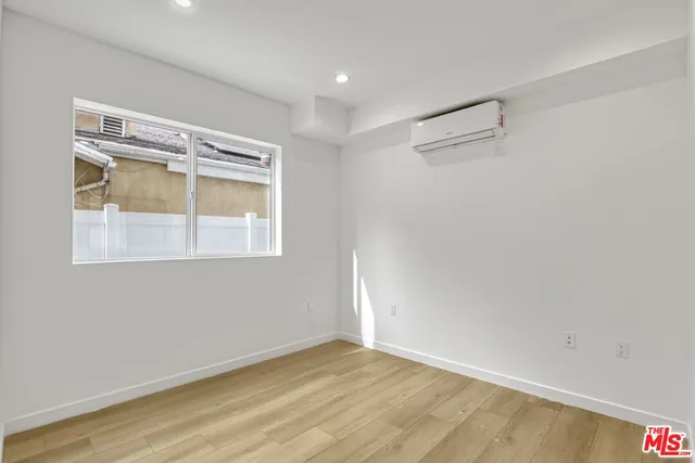 $2,997 | 10826 1/4 Hesby Street, North Hollywood, CA 91601