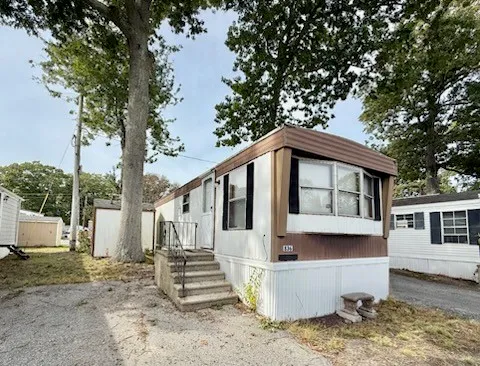 $39,900 | 836 Forest Park, Middletown, RI 02842