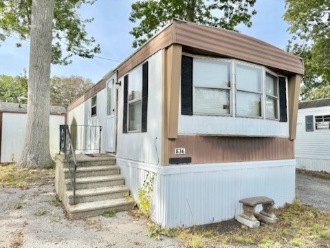 836 Forest Park Middletown, RI 02842 - Photo 2 of 9