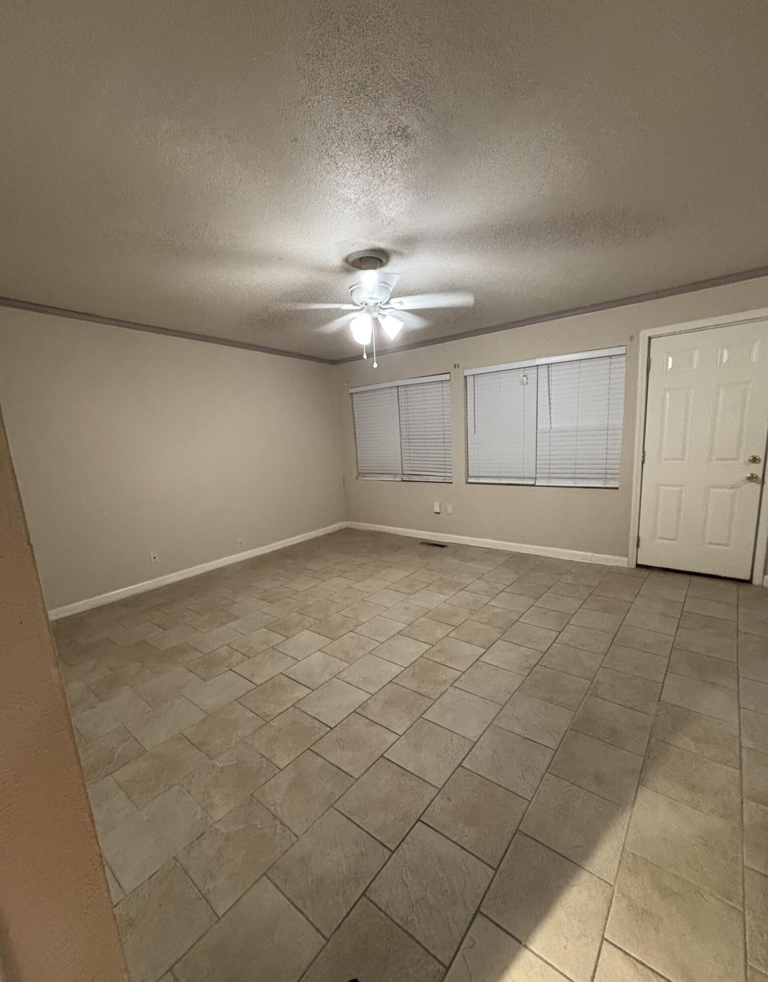 2313 47th Street Lubbock, TX 79412 - Photo 7 of 17 Living room