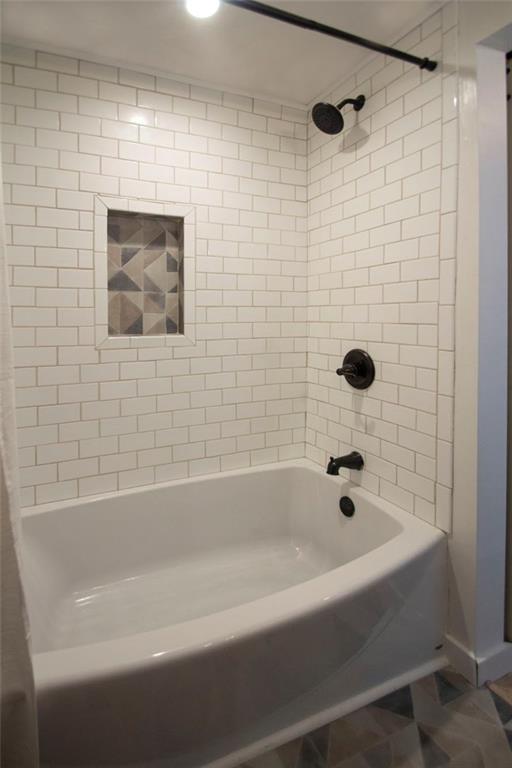 274 Foxcroft Road Pittsburgh, PA 15220 - Photo 14 of 25 Gallery Image 14