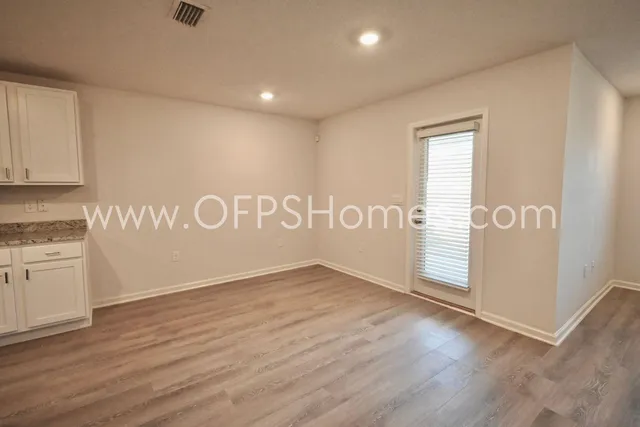 $1,995 | 4664 Honor Guard Way, Crestview, FL 32539