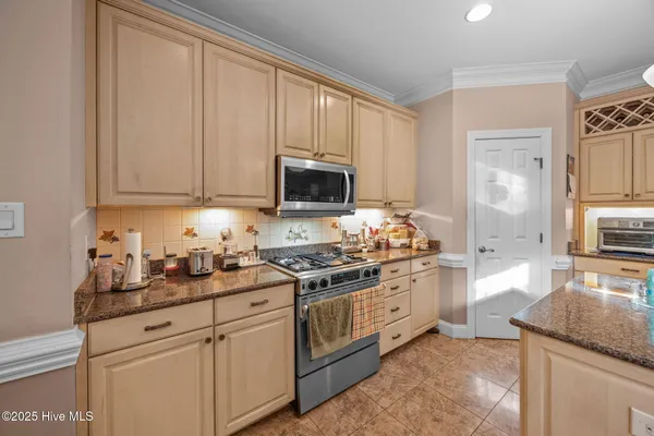 $999,000 | 119 Cape Fear Drive, Chocowinity, NC 27817
