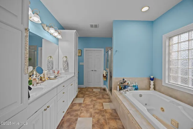 $999,000 | 119 Cape Fear Drive, Chocowinity, NC 27817