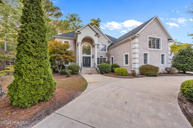 $999,000 | 119 Cape Fear Drive, Chocowinity, NC 27817
