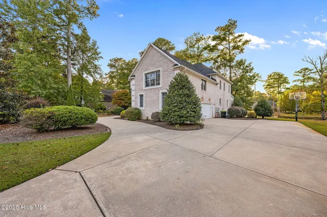 $999,000 | 119 Cape Fear Drive, Chocowinity, NC 27817