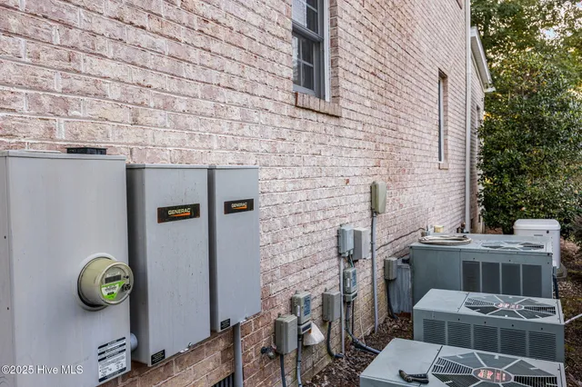 $999,000 | 119 Cape Fear Drive, Chocowinity, NC 27817