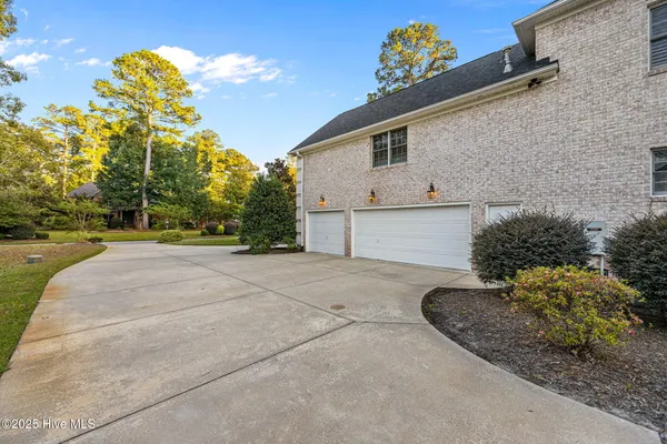 $999,000 | 119 Cape Fear Drive, Chocowinity, NC 27817