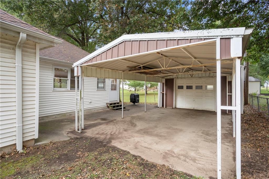 108 South Maple Street Sweet Springs, MO 65351 - Photo 40 of 52
