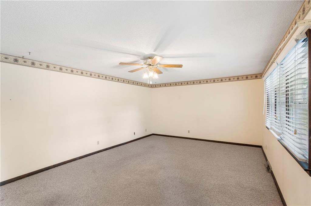 108 South Maple Street Sweet Springs, MO 65351 - Photo 4 of 52