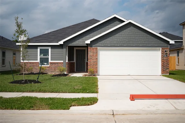 $246,000 | 510 Oak Chase Avenue, Dayton, TX 77535