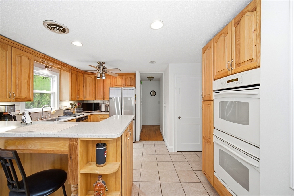 616 Cooley Street Springfield, MA 01128 - Photo 13 of 37