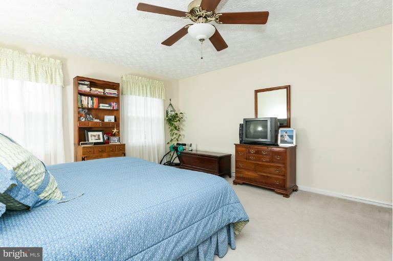 907 Metfield Road Baltimore, MD 21286 - Photo 13 of 26 Bedroom (Master)