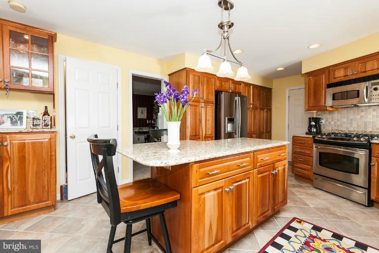 907 Metfield Road Baltimore, MD 21286 - Photo 20 of 26 Kitchen
