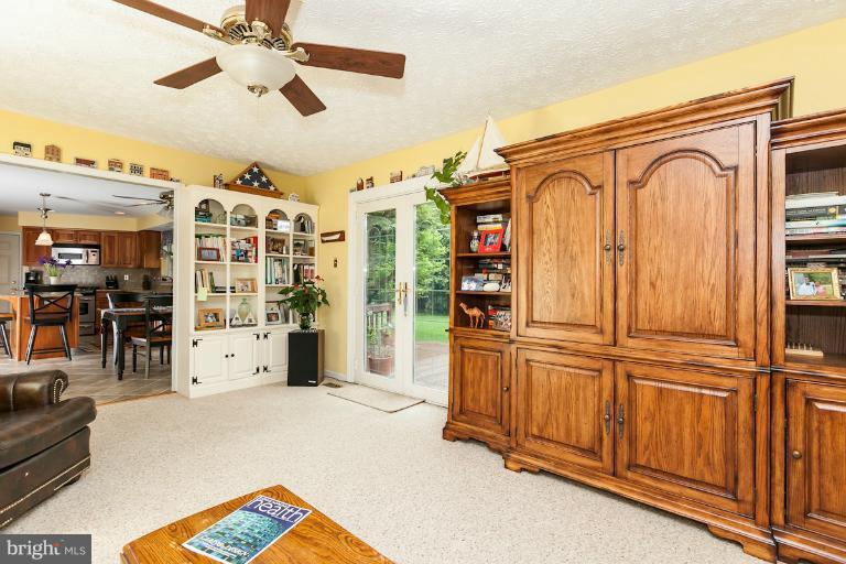 907 Metfield Road Baltimore, MD 21286 - Photo 24 of 26 Family Room