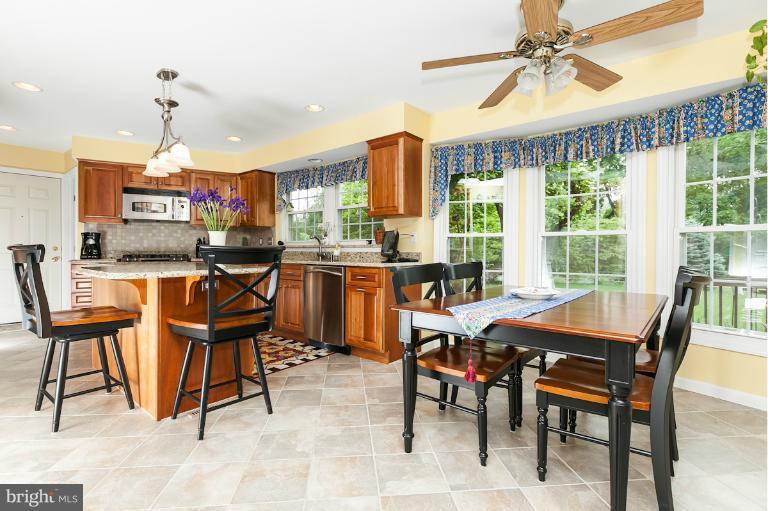 907 Metfield Road Baltimore, MD 21286 - Photo 8 of 26 Kitchen