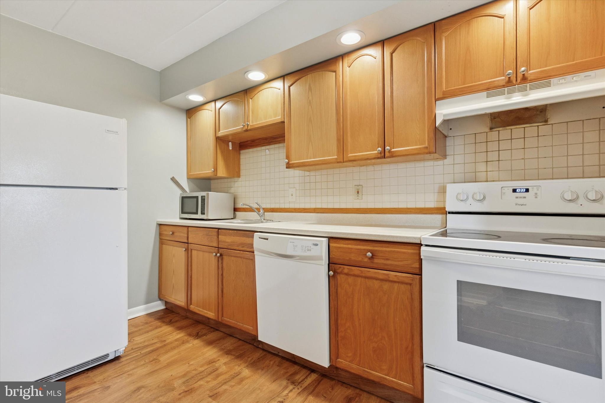 1575 West Street Road, Unit 721 Warminster, PA 18974 - Photo 11 of 26 Gallery Image 11