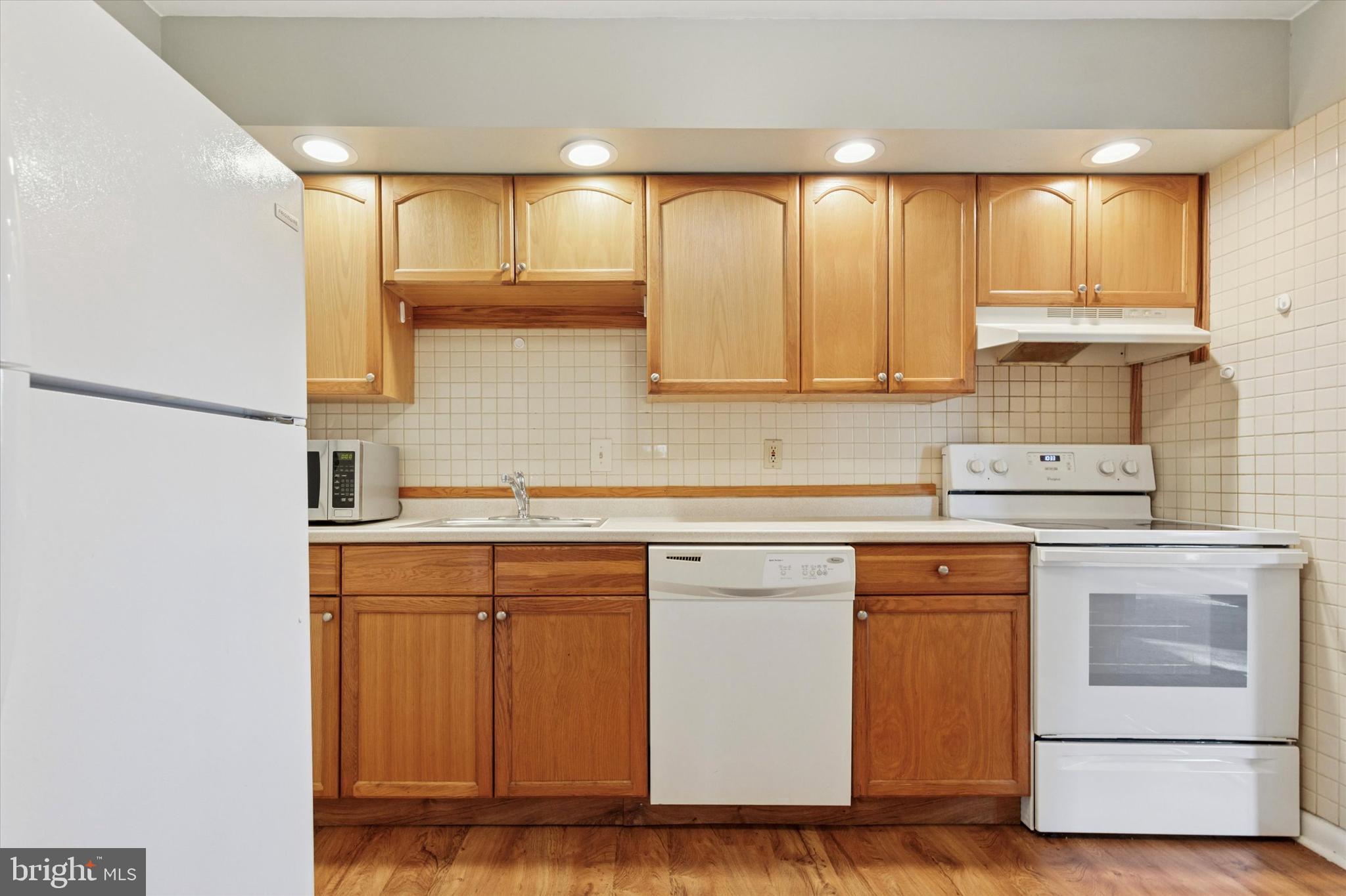 1575 West Street Road, Unit 721 Warminster, PA 18974 - Photo 12 of 26 Gallery Image 12