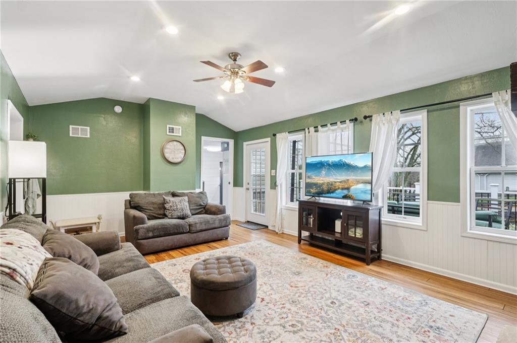 9 Rose Street Eighty Four, PA 15330 - Photo 14 of 33