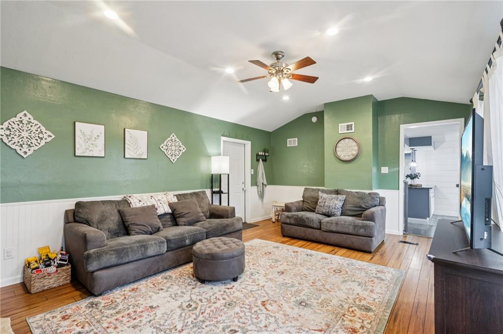 9 Rose Street Eighty Four, PA 15330 - Photo 16 of 33