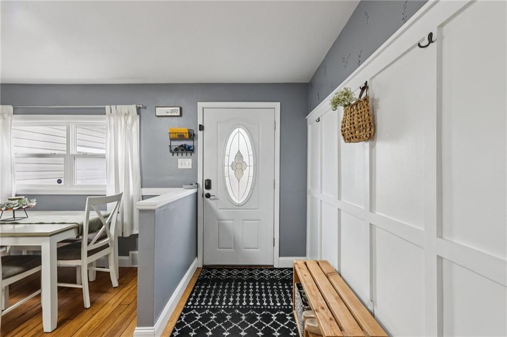 9 Rose Street Eighty Four, PA 15330 - Photo 4 of 33