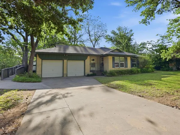 $269,000 | 2210 Robinwood Lane, Denton, TX 76209