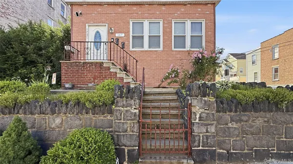 $749,999 | 167 Voss Avenue, Yonkers, NY 10703