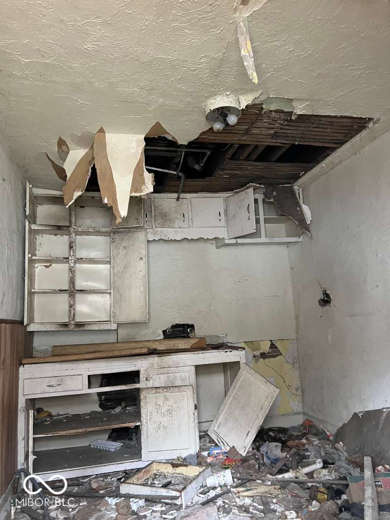 2321 Fairview Street Anderson, IN 46016 - Photo 6 of 8