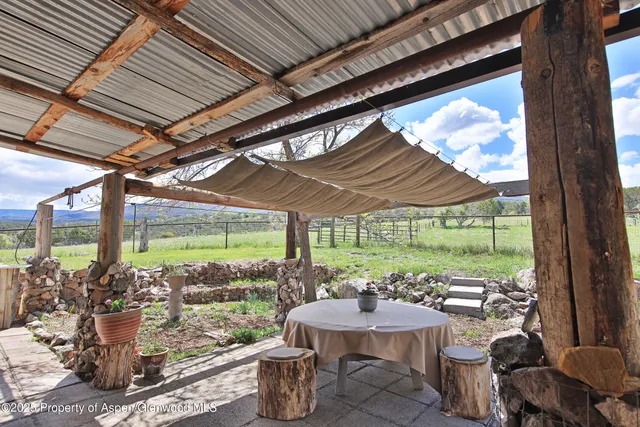 $995,000 | 10491 54 7/10 Road, Molina, CO 81646