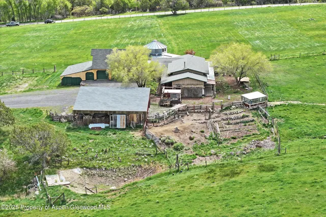 $995,000 | 10491 54 7/10 Road, Molina, CO 81646