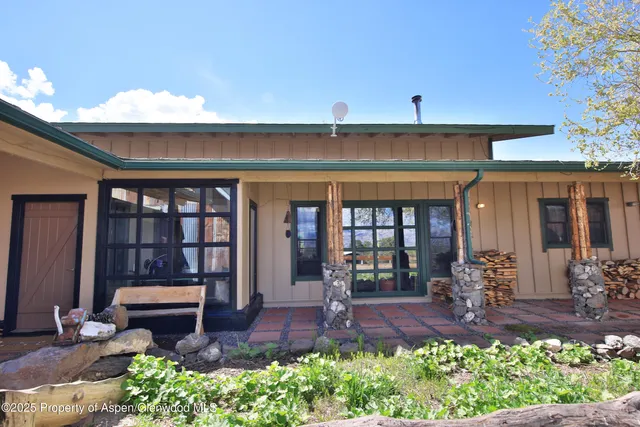 $995,000 | 10491 54 7/10 Road, Molina, CO 81646