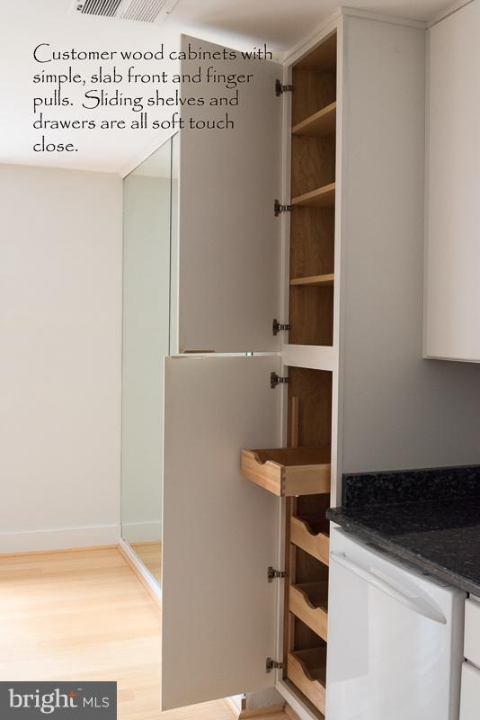11302 Gatesborough Lane Reston, VA 20191 - Photo 12 of 30 Kitchen