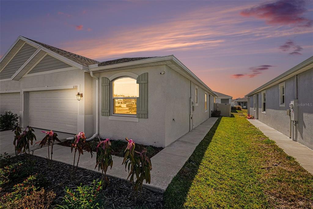 32310 Lexington Street Wesley Chapel, FL 33543 - Photo 3 of 35