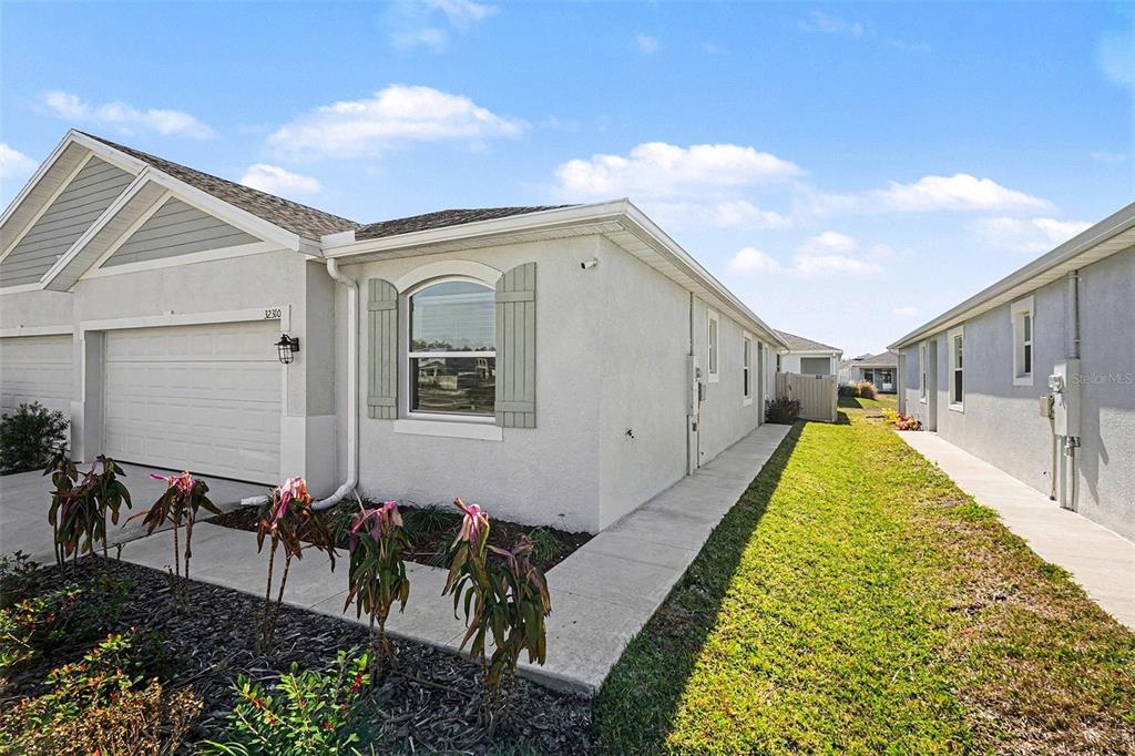 32310 Lexington Street Wesley Chapel, FL 33543 - Photo 4 of 35