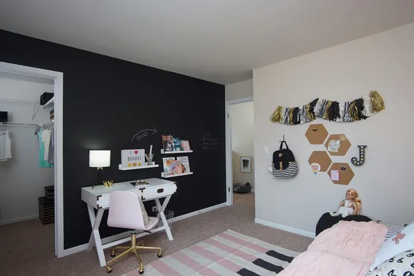 $1,699 | 1611 Westminster Drive, Unit 104, Naperville, IL 60563