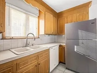 $2,800 | 8 Bradford Street, Unit 1, Taunton, MA 02780