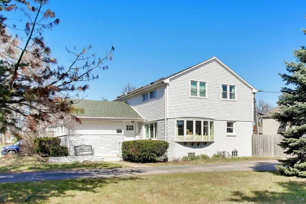 $815,000 | 339 North Emroy Avenue, Elmhurst, IL 60126