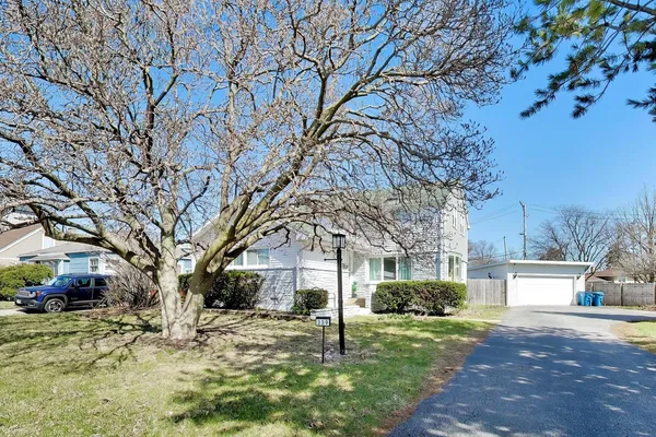 $815,000 | 339 North Emroy Avenue, Elmhurst, IL 60126