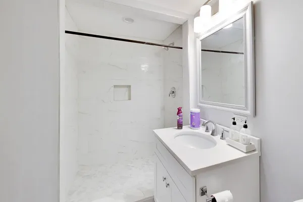 $815,000 | 339 North Emroy Avenue, Elmhurst, IL 60126